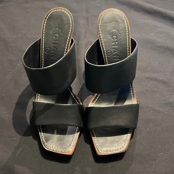 Chanel Heels - Picture 1 of 8
